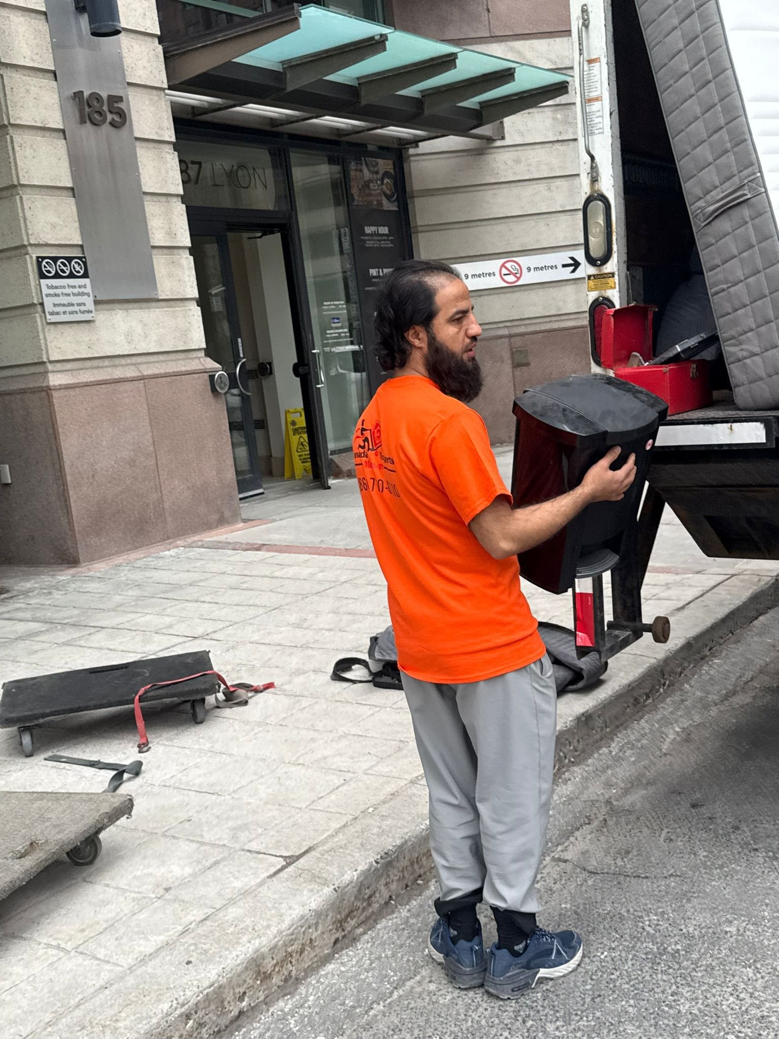 apartment movers & North York Movers, Etobicoke movers, Furniture Movers,Mattress Movers,Bedroom Furniture Movers, Washer Dryer Movers,Vancouver Moving Company